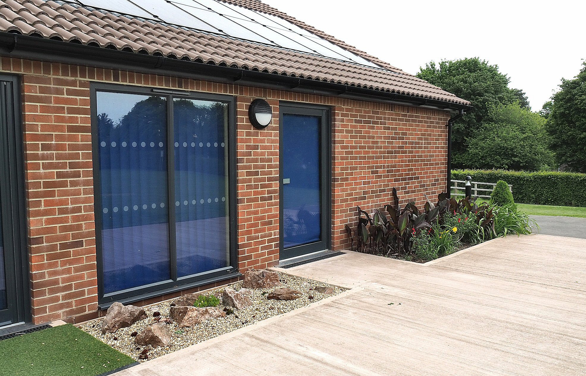 Garden scene — May 2023